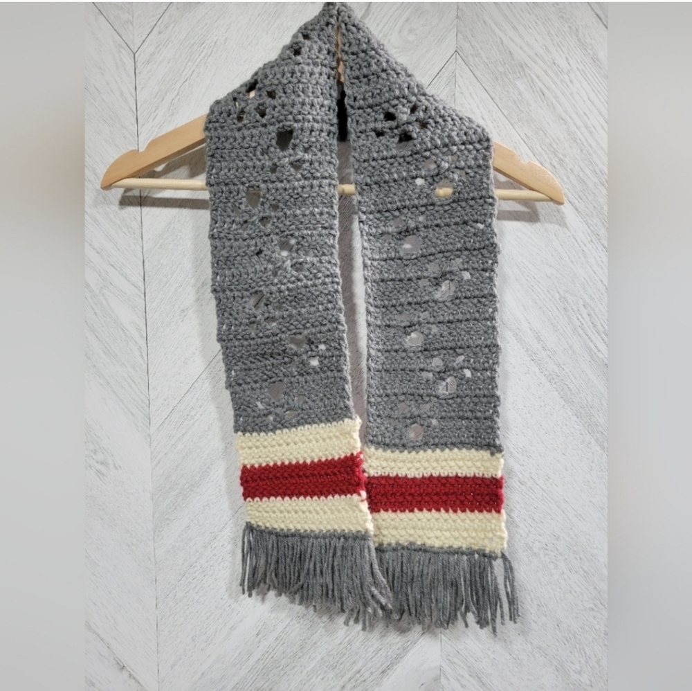 Child's Acrylic Paw Scarf